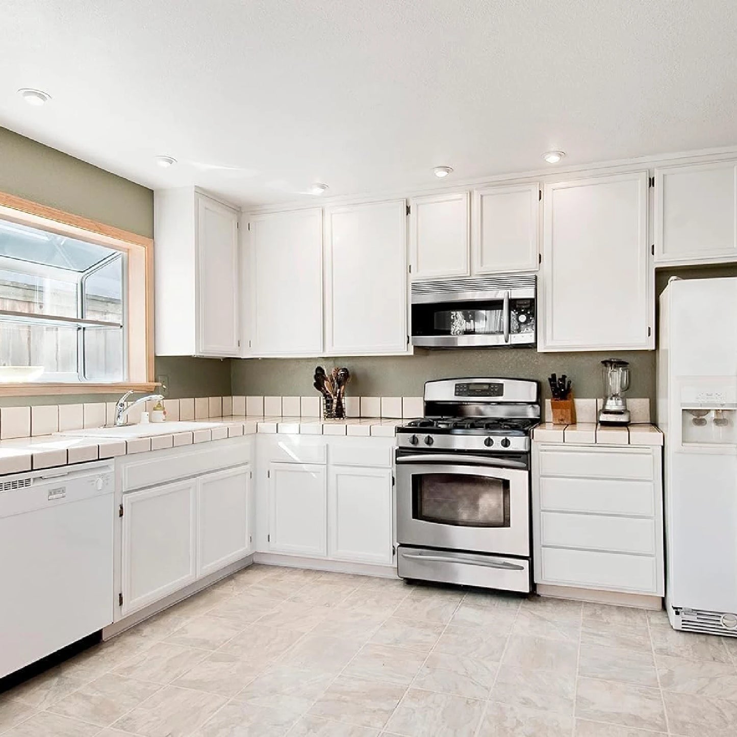 1/2" Cabinet Hinges 10PCS Hidden Sprung Matte Black