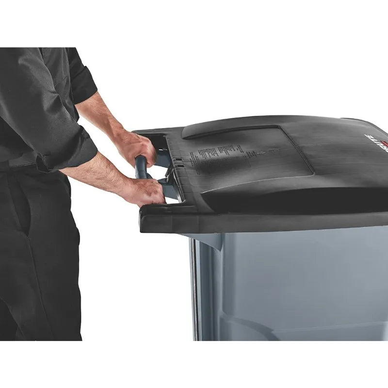 Rollout Trash/Garbage Can/Bin with Wheels,95 Gal,