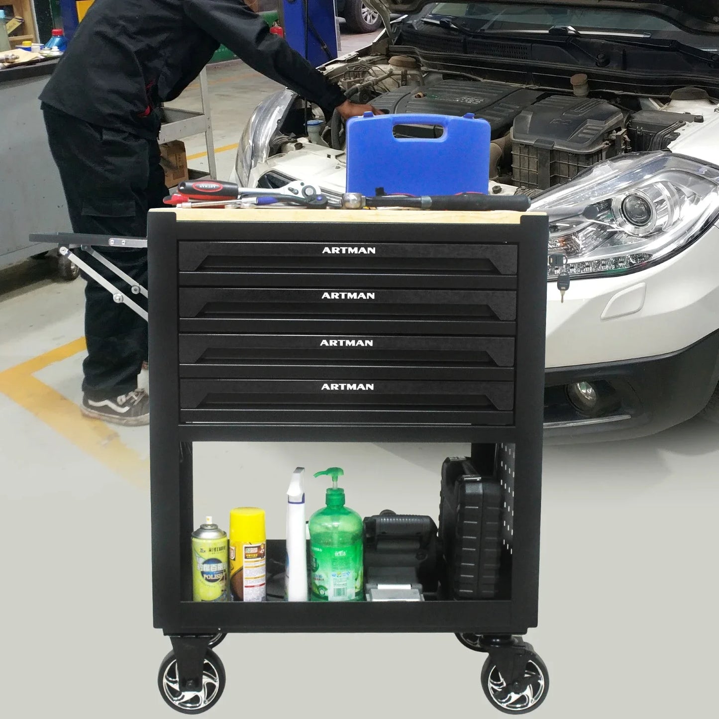 Tool box on wheels, with 4 drawers