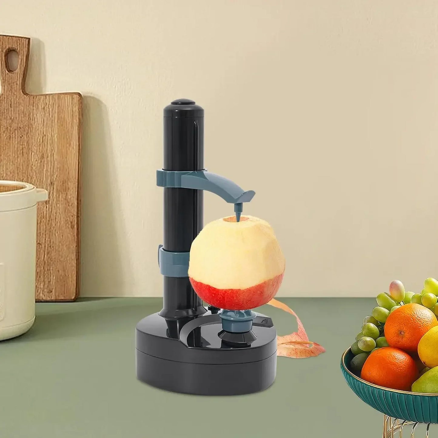 Multi-functional automatic vegetable peeler, battery-powered
